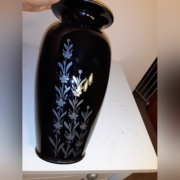 Vintage black glass vase with silver leaf accents - Picture 2 of 3